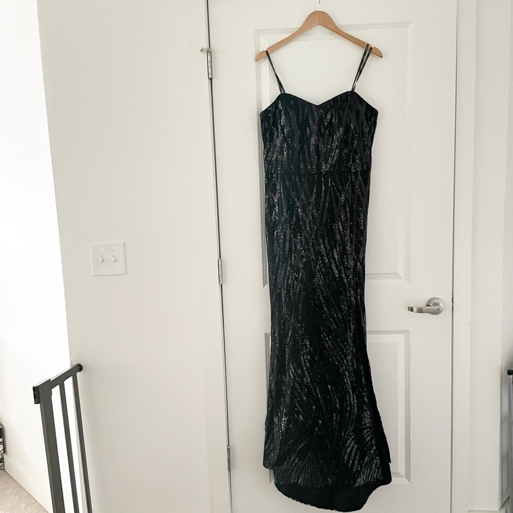 City Chic Monroe Sequin Maxi Dress - Picture 4 of 10